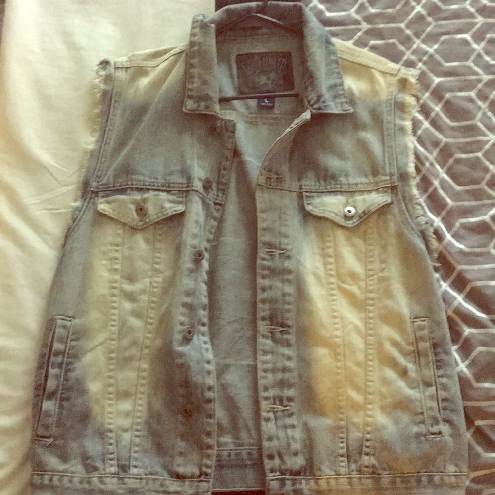 ECKO Unltd 1972 jean jacket cut